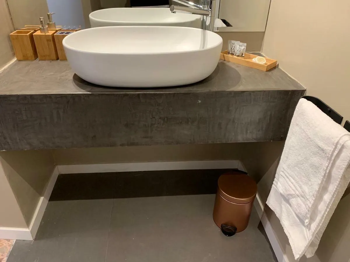 Konukevi Cavour Urban Rooms By Ghor Roma