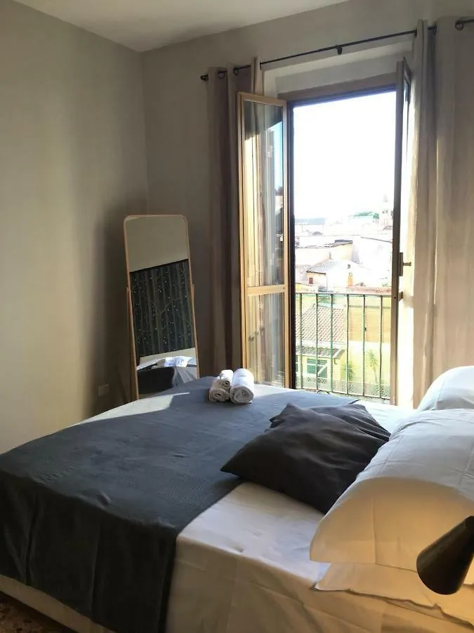 Konukevi Cavour Urban Rooms By Ghor Roma