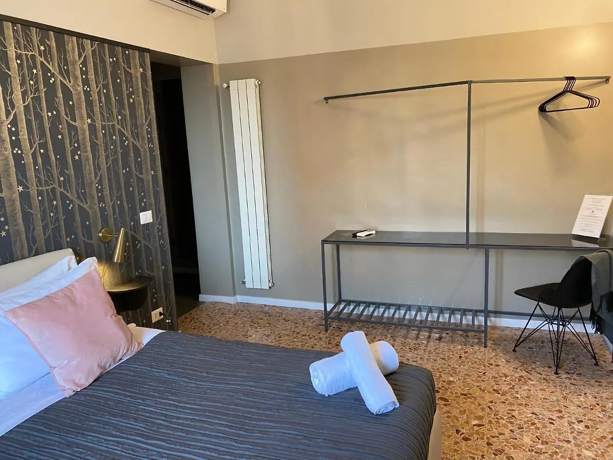 Konukevi Cavour Urban Rooms By Ghor Roma