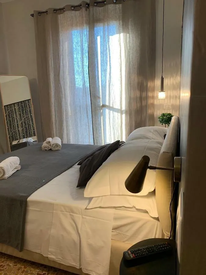 ** Pensionat Cavour Urban Rooms By Ghor Rom Italien